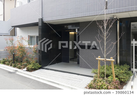 Mansion entrance image 39860134