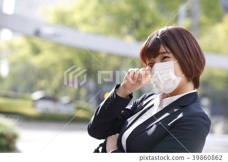 戴著面具的女商人 39860862