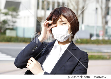戴著面具的女商人 39860870