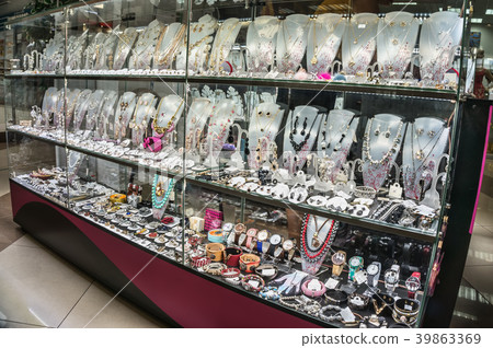 Jewellery 39863369