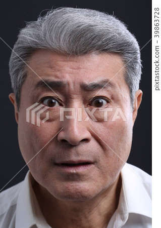 Asian man's facial expression, senior, middle-aged, senior, close-up, health, impression, emotion 39863728