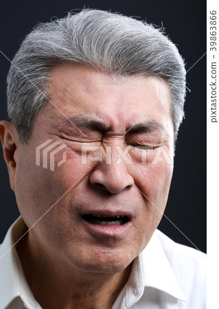 亞洲人的面部表情，資深，中年，資深，特寫鏡頭，健康，印象，情感 39863866