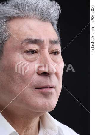 Asian man's facial expression, senior, middle-aged, senior, close-up, health, impression, emotion 39863882