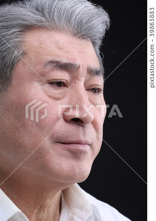亞洲人的面部表情,資深,中年,資深,特寫鏡頭,健康,印象,情感 亞洲人的面部表情,資深,中年,資深,特寫鏡頭,健康,印象,情感 39863883