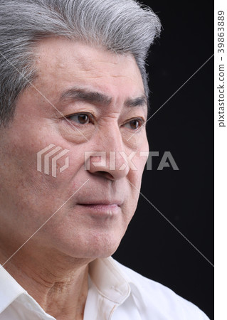 Asian man's facial expression, senior, middle-aged, senior, close-up, health, impression, emotion 39863889