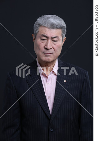 Asian man's facial expression, senior, middle-aged, senior, close-up, health, impression, emotion 39863955