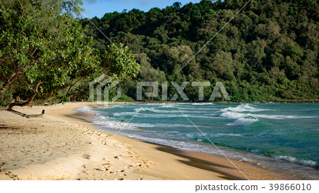Lazy Beach on the Koh Rong Samloem island Lazy Beach on the Koh Rong Samloem island 39866010