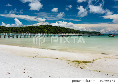 Beautiful tropical beach of Koh Rong Samloem  39866373