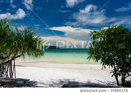 Beautiful tropical beach of Koh Rong Samloem  39866376