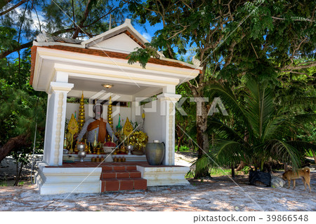 Beautiful Buddha altar, Koh Rong Samloem Beautiful Buddha altar, Koh Rong Samloem 39866548