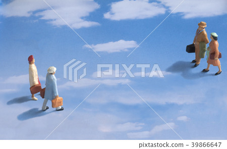 Travel image Blue sky and miniature doll Side style Travel image Blue sky and miniature doll Side style 39866647