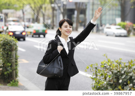 Young business woman 39867957