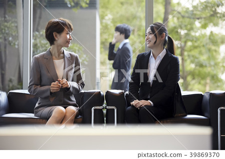 Business Woman Lobby Business Woman Lobby 39869370