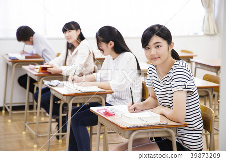 學校課堂學生上課學習-照片素材（圖片） [39873209] - PIXTA圖庫
