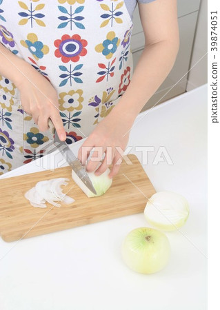 烹飪新的洋蔥 39874051