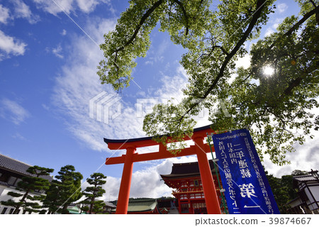 Fushimi Inari Taisha Otorii and Tomonomon Fushimi Inari Taisha Otorii and Tomonomon 39874667
