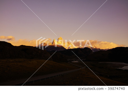 Rural Road and Fitz Roy Mountain at Dusk Rural Road and Fitz Roy Mountain at Dusk 39874740