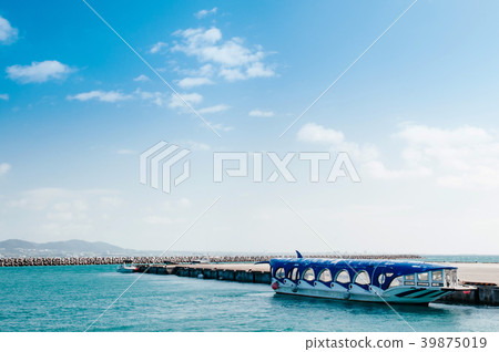 Tourist boat run between Ishigaki and Taketomi 39875019