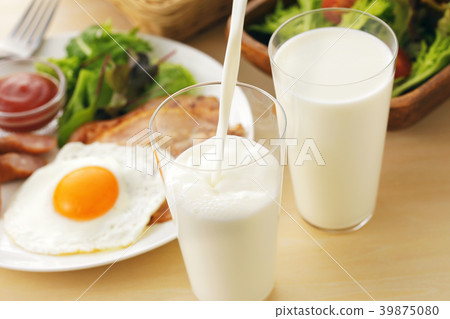 Milk breakfast image Milk breakfast image 39875080