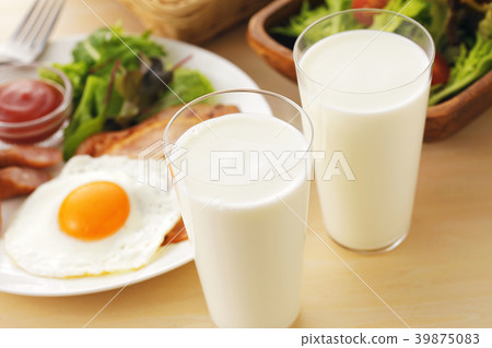 Milk breakfast image Milk breakfast image 39875083