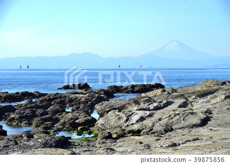 高分辨率）神奈川縣三浦市的黑崎山富士山風景 39875856