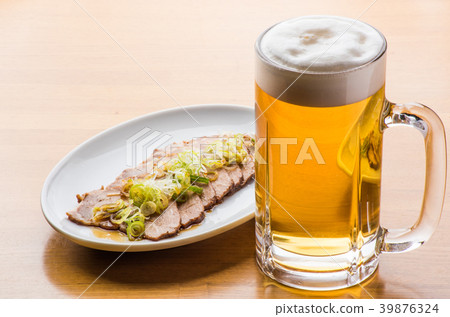 Draft beer and snacks 39876324