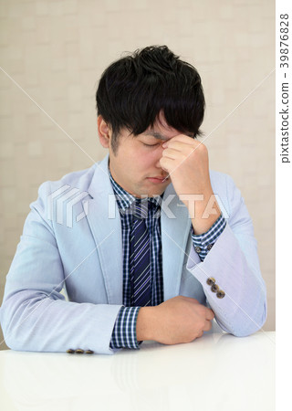 一個累了的商人 一個累了的商人 39876828