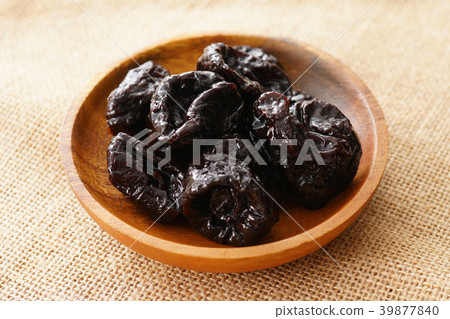 Dried plum 39877840