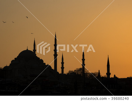 Silhouette of mosques Silhouette of mosques 39880240