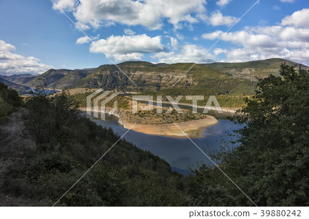 beauty river curve  39880242