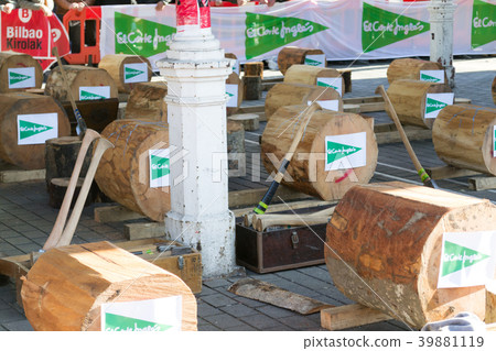 Wood chopping in Bilbao Wood chopping in Bilbao 39881119