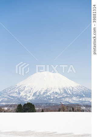 Mt. Yotei seen from Niseko Mt. Yotei seen from Niseko 39881314