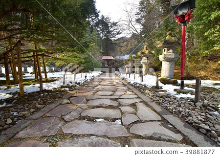 A stone lantern from Nikko Daisen-in 39881877