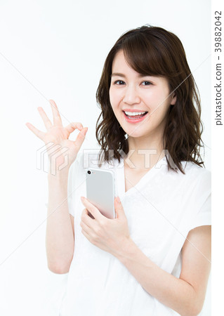 Young lady (smartphone) 39882042