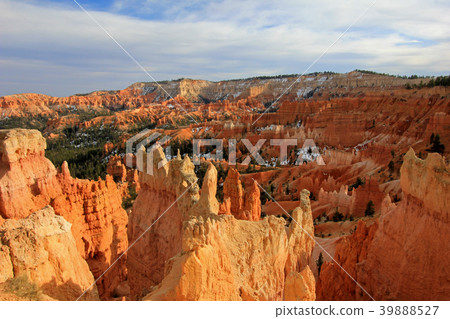 Bryce Canyon National Park with snow, Utah, United Bryce Canyon National Park with snow, Utah, United 39888527