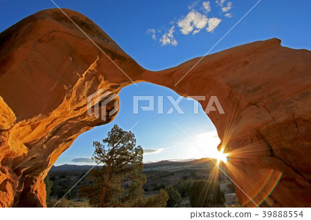 Metate Arch at Devil's Garden, at sunset, Grand 39888554