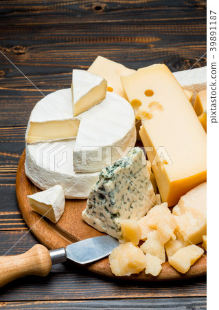 various types of cheese - brie, camembert various types of cheese - brie, camembert 39891187