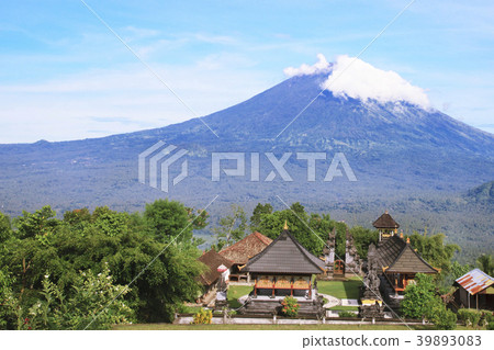 Pura Lempuyang temple with Mount Agung in the 39893083