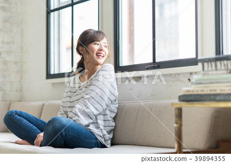 年輕的女士 年輕的女士 39894355