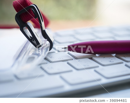 Business image · keyboard · ID card · female 39894481