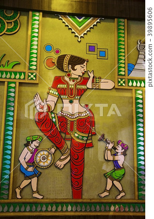 Dancing lady, glass painting at a restaurant Dancing lady, glass painting at a restaurant 39895606