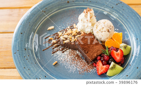 brownie cake with ice cream and mix fruit brownie cake with ice cream and mix fruit 39896176