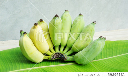 Pisang Awak banana on a banana leaf Pisang Awak banana on a banana leaf 39896181