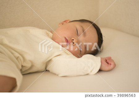 寶貝小睡一下 39896563