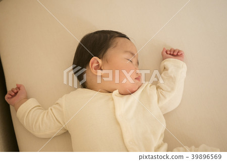 寶貝小睡一下 39896569