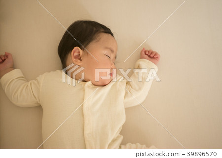 寶貝小睡一下 39896570