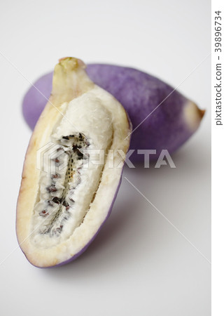 Akabe Akebi竹草巧克力藤胎兒野生蔬菜食品水果紫色白背 39896734