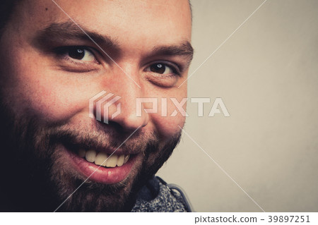 Close-up of a man smiling 39897251
