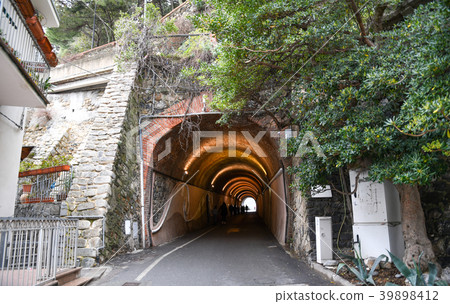 Cinque Terre (Liguria, Italy) A tunnel connecting two areas of Monterosso al Mare Cinque Terre (Liguria, Italy) A tunnel connecting two areas of Monterosso al Mare 39898412