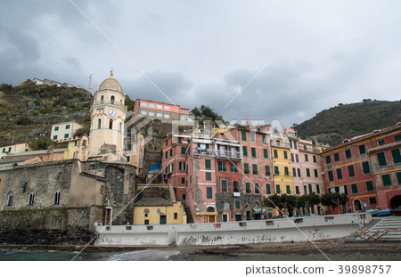 Cinque Terre (Liguria, Italy) Vernazza cityscape 39898757